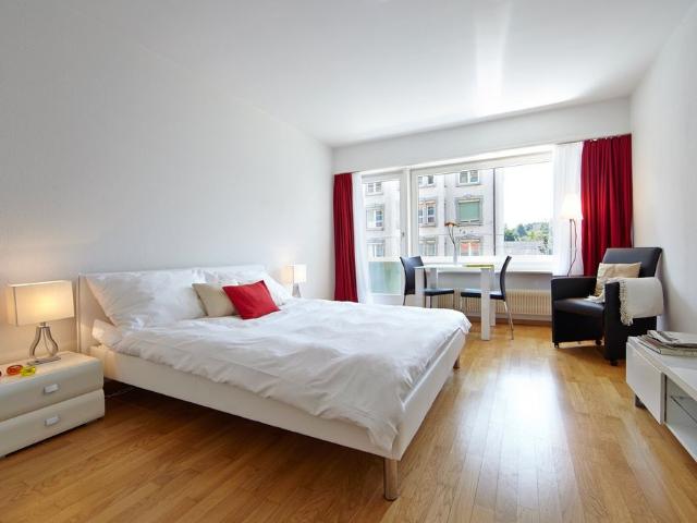 Apartment mieten in Einigen, Zürich