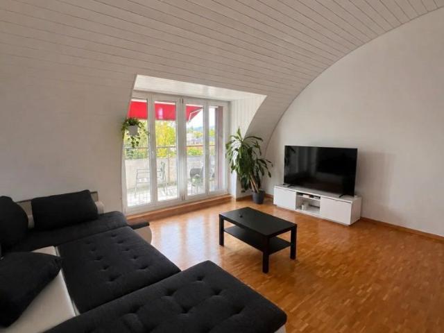 Haus mieten in Opfikon, Zürich