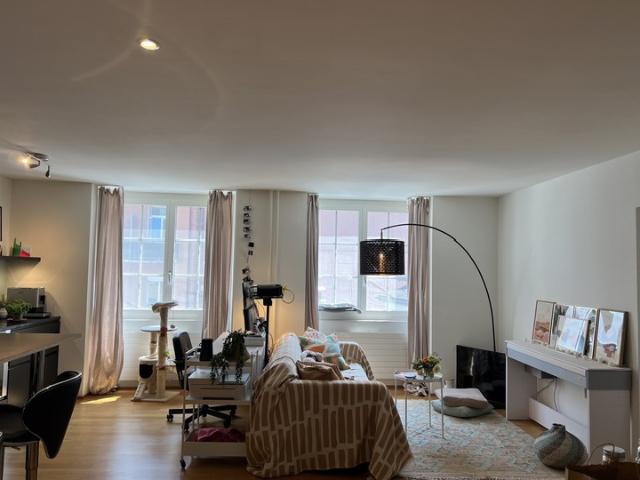 Wohnung mieten in Einigen, Zürich