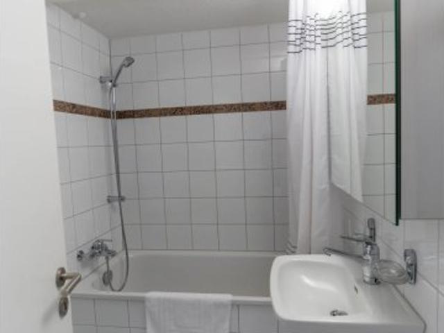 Wohnung mieten in Einigen, Zürich