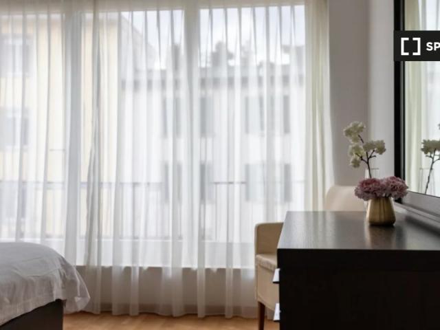 Wohnung mieten in Einigen, Zürich