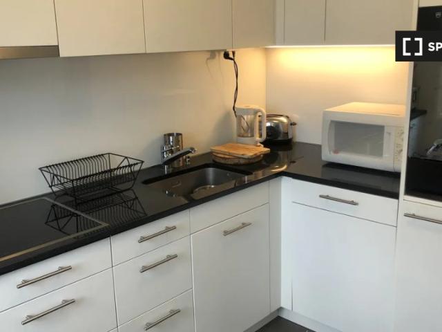 Wohnung mieten in Einigen, Zürich