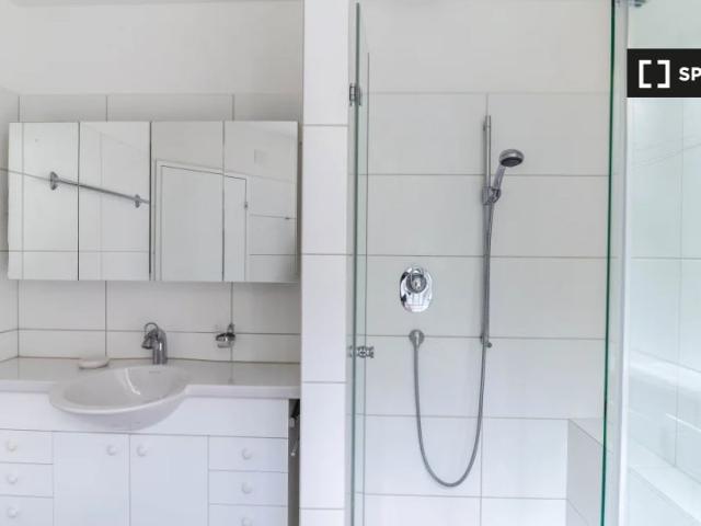 Wohnung mieten in Einigen, Zürich