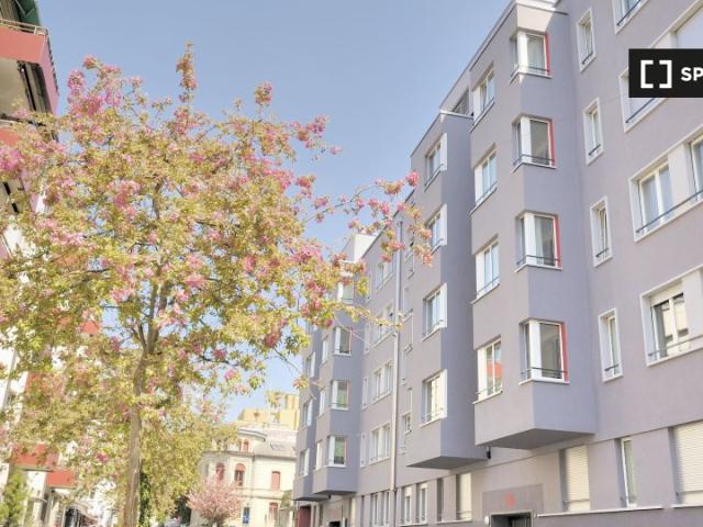 Wohnung mieten in Einigen, Zürich