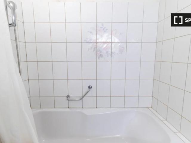 Wohnung mieten in Einigen, Zürich