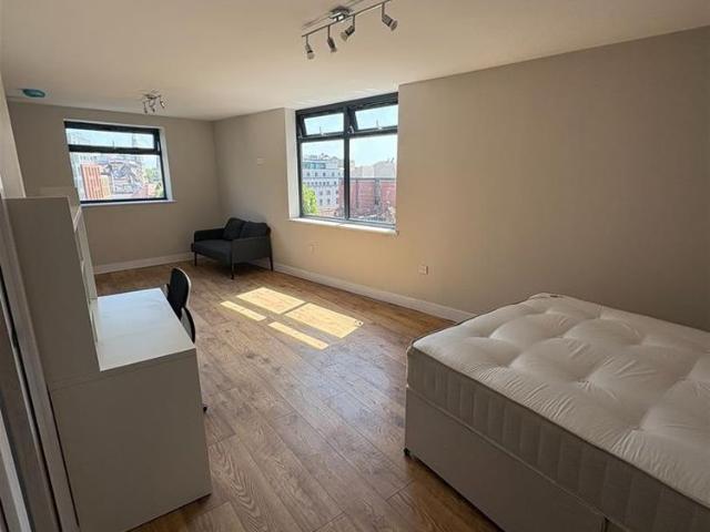 Studio for rent in City Centre, Feckenham