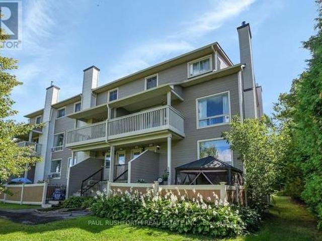 Townhouse for sale in Hiawatha Park, Ottawa