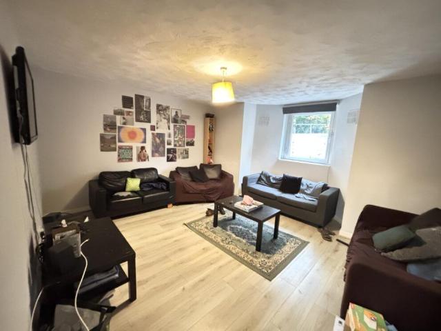 Apartment for rent in Hyde Park, West Yorkshire