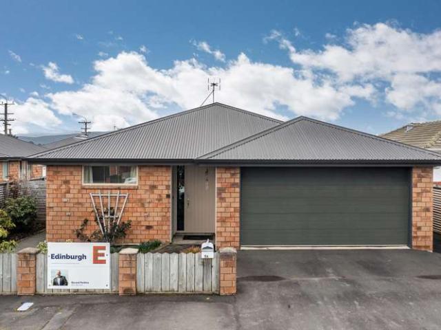 House for sale in Otakou
