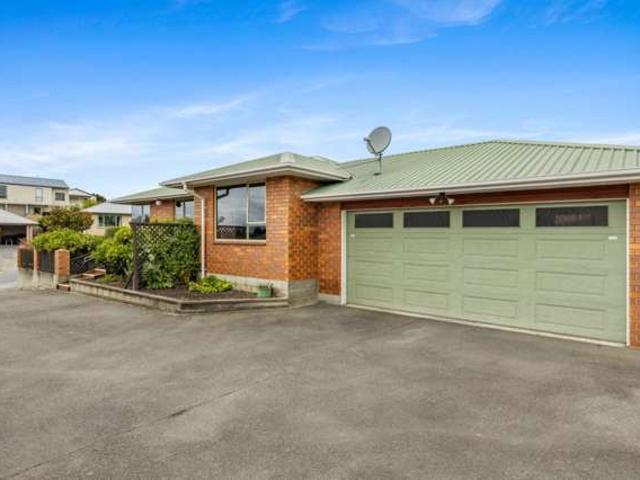 Property for sale in Marlborough