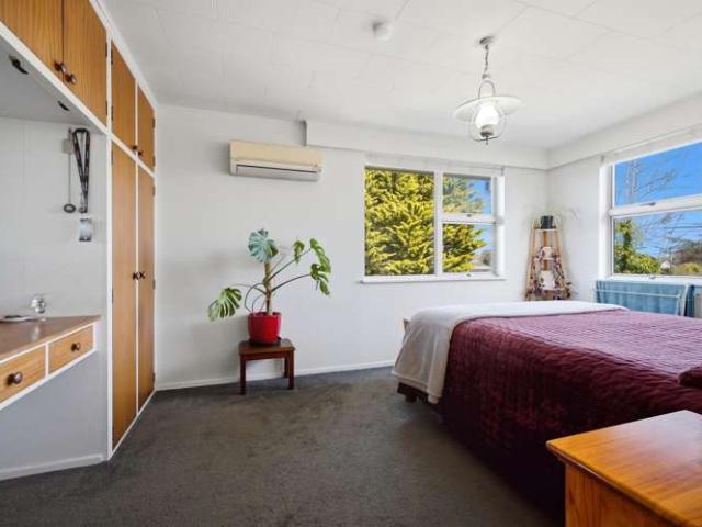 House for sale in Chaslands, Canterbury