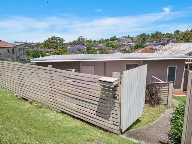 House for rent in Wollongong West, New South Wales