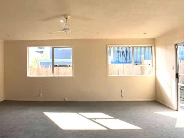 House for rent in Oratia