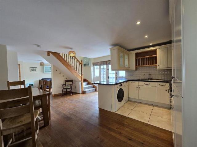 Townhouse for rent in Holywood, Northern Ireland