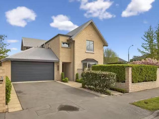 House for sale in Chaslands, Canterbury