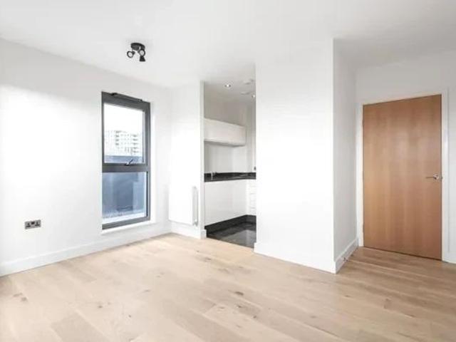 Apartment for rent in Brownswood Park, Stoke Newington