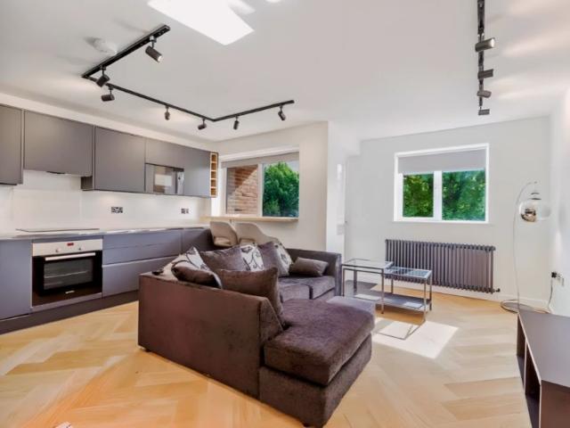 Apartment for rent in Surbiton, Greater London
