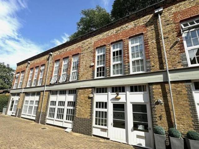 House for rent in Brentford End, Greater London