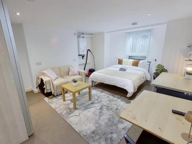 Studio for rent in Pendlebury, Salford