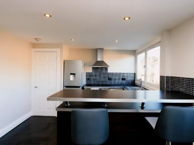 Apartment for rent in Battlefield, Scotland