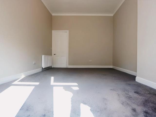 Apartment for rent in Shawmoss, Shawlands
