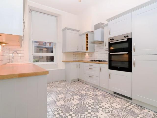 Apartment for rent in Dowanhill, Scotland