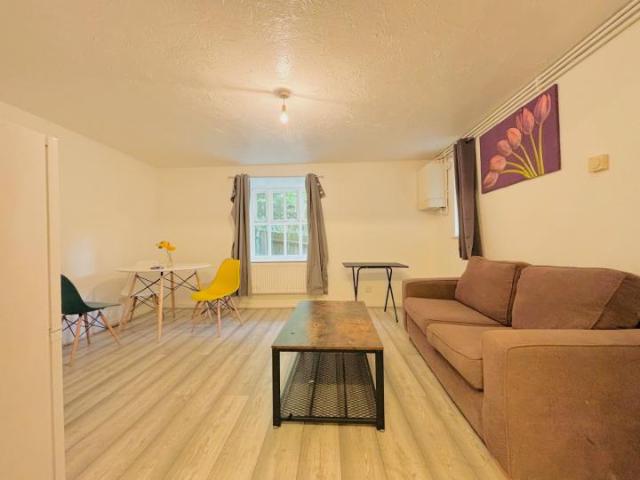 Apartment for rent in London Borough of Newham, Greater London