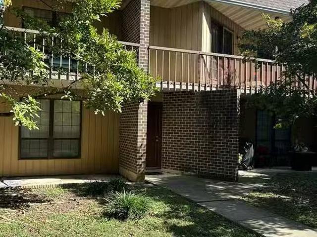 Condo for rent in Carlisle