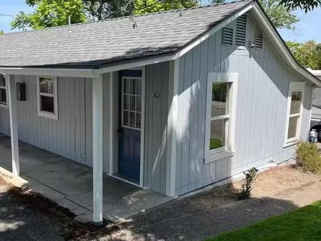 Condo for rent in Ashland