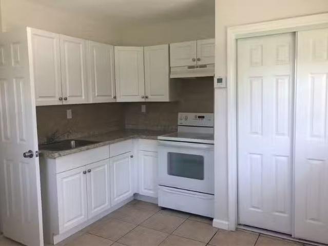 Condo for rent in Hollywood