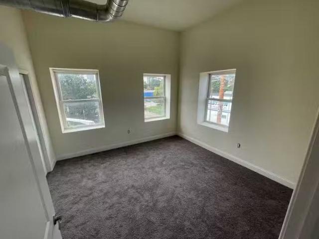 Condo for rent in Albany