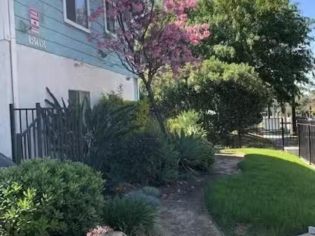 Condo for rent in Pasadena