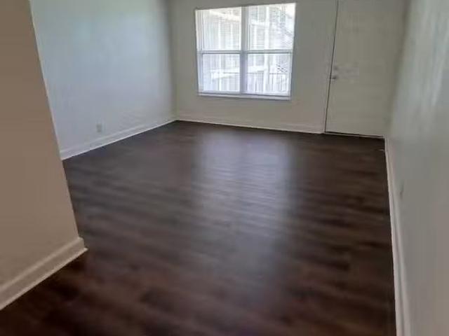 Condo for rent in Fenton