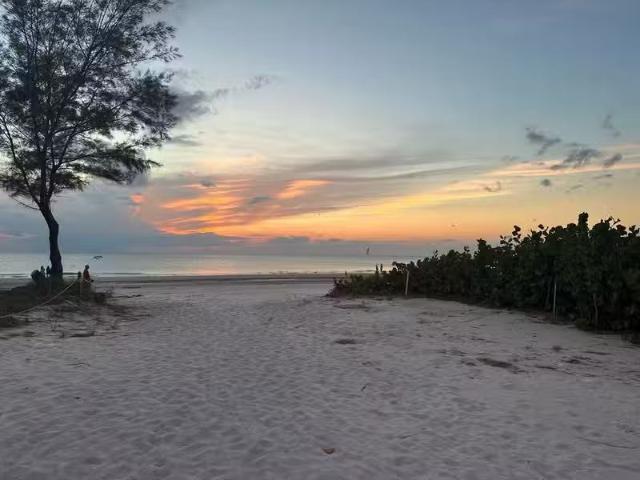 Condo for rent in Largo