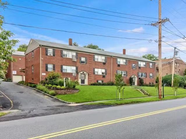 Condo for rent in Hackensack