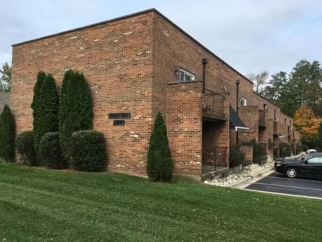 Condo for rent in Downers Grove