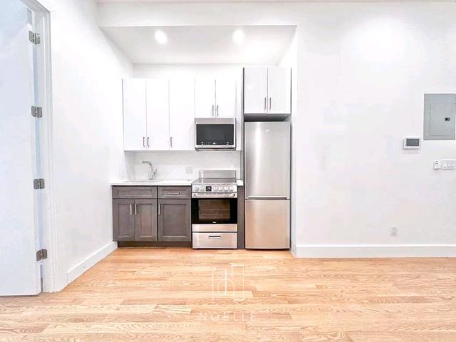 Room for rent in Arverne, New York