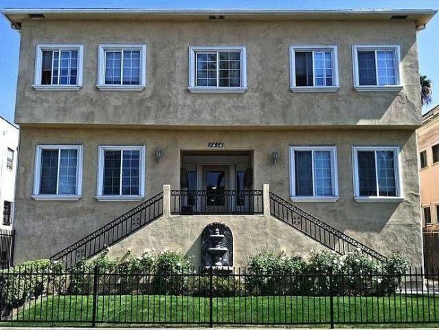 Apartment for rent in Canoga Park, California