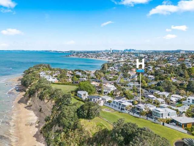House for sale in Castor Bay