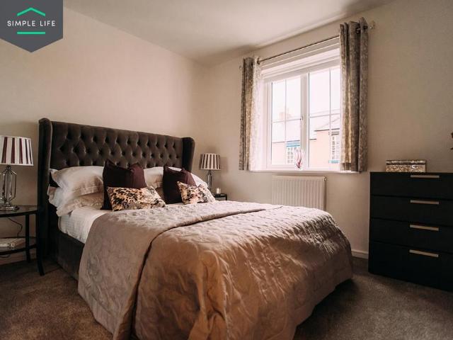 House for rent in Burnedge, Greater Manchester