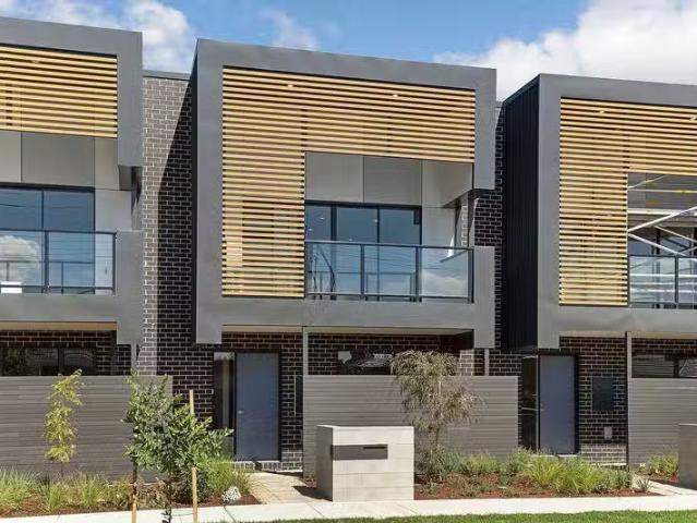 House for rent in Avondale Heights, Victoria