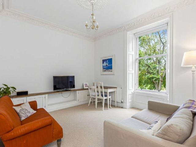Apartment for rent in Hillside, Leith