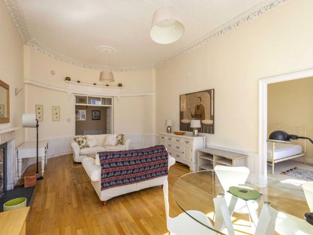 Apartment for rent in Gayfield, Broughton
