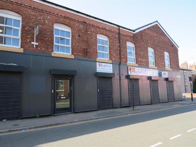 Apartment for rent in Lilford, Wigan