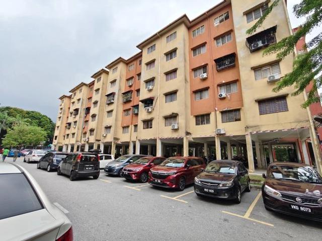 Flat for sale in Petaling, Damansara Damai