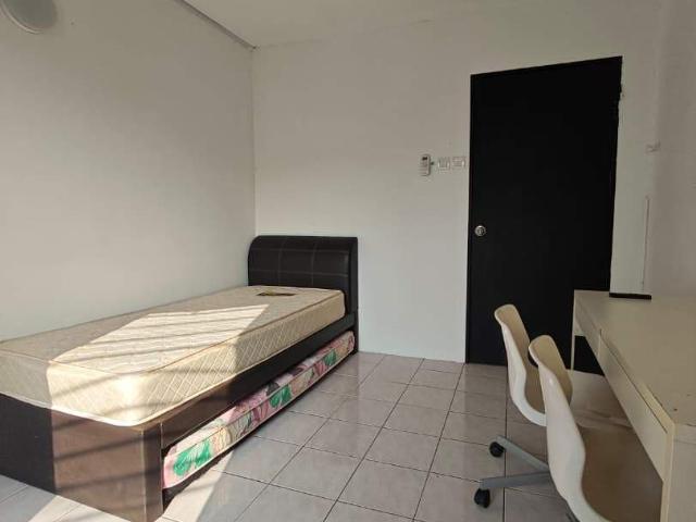 Room for rent in Petaling, Alam Impian
