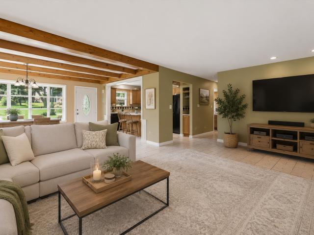House for sale in Saddlewood, Glen Ellyn