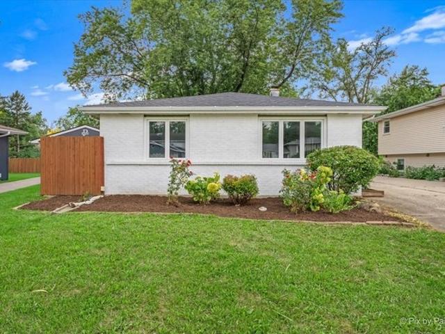 House for sale in Glen Ellyn, Illinois