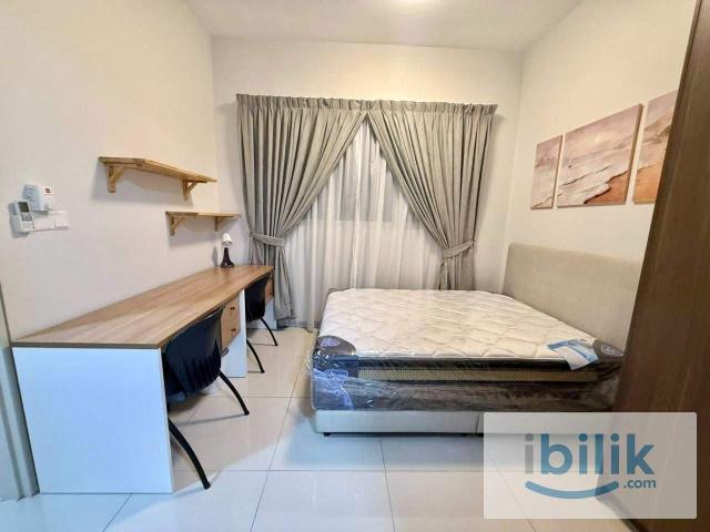 Room for rent in Petaling, Alam Impian