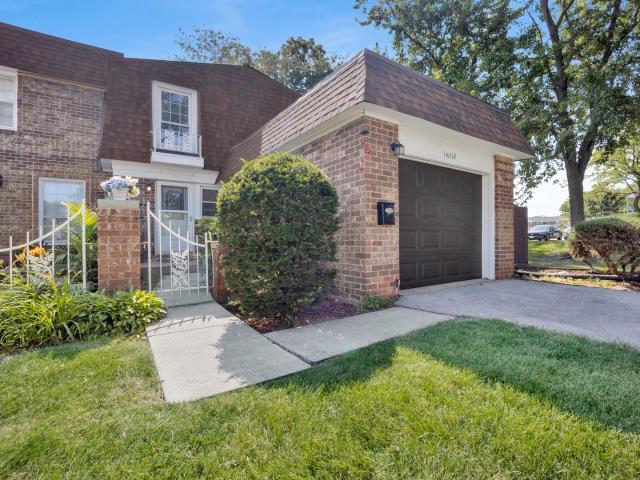 Townhouse for sale in Villa Park, Illinois